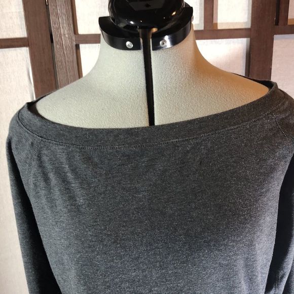Nike Dri-Fit Size S Uptown Epic Crew Charcoal Grey Pullover Top Women's - Picture 8 of 10
